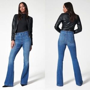 $148 NWOT Spanx SPANXshape™ EveryWear Flare Jeans-Vintage Indigo L